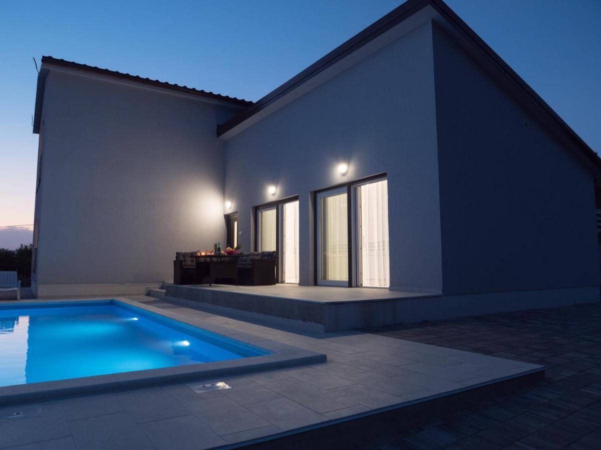 Luksuzna Kuca Za Odmor "Villa Romantica" 克拉列维察 外观 照片